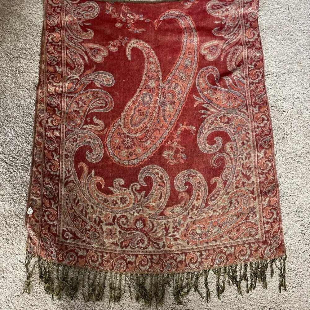 Womens Shawl Wrap Scarf 27 x 68 Paisley Floral Red Metallic Tapestry Fringe Boho